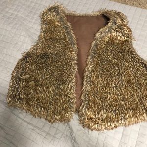 Cropped fur vest